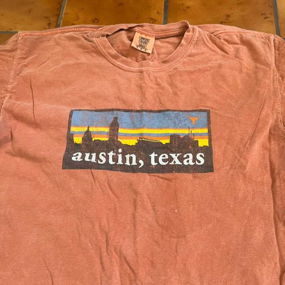 Comfort Colors Austin Skyline Size M Orange Tee
